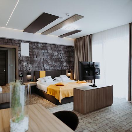 Hotel Epic Centrum Cisnădie Exteriör bild