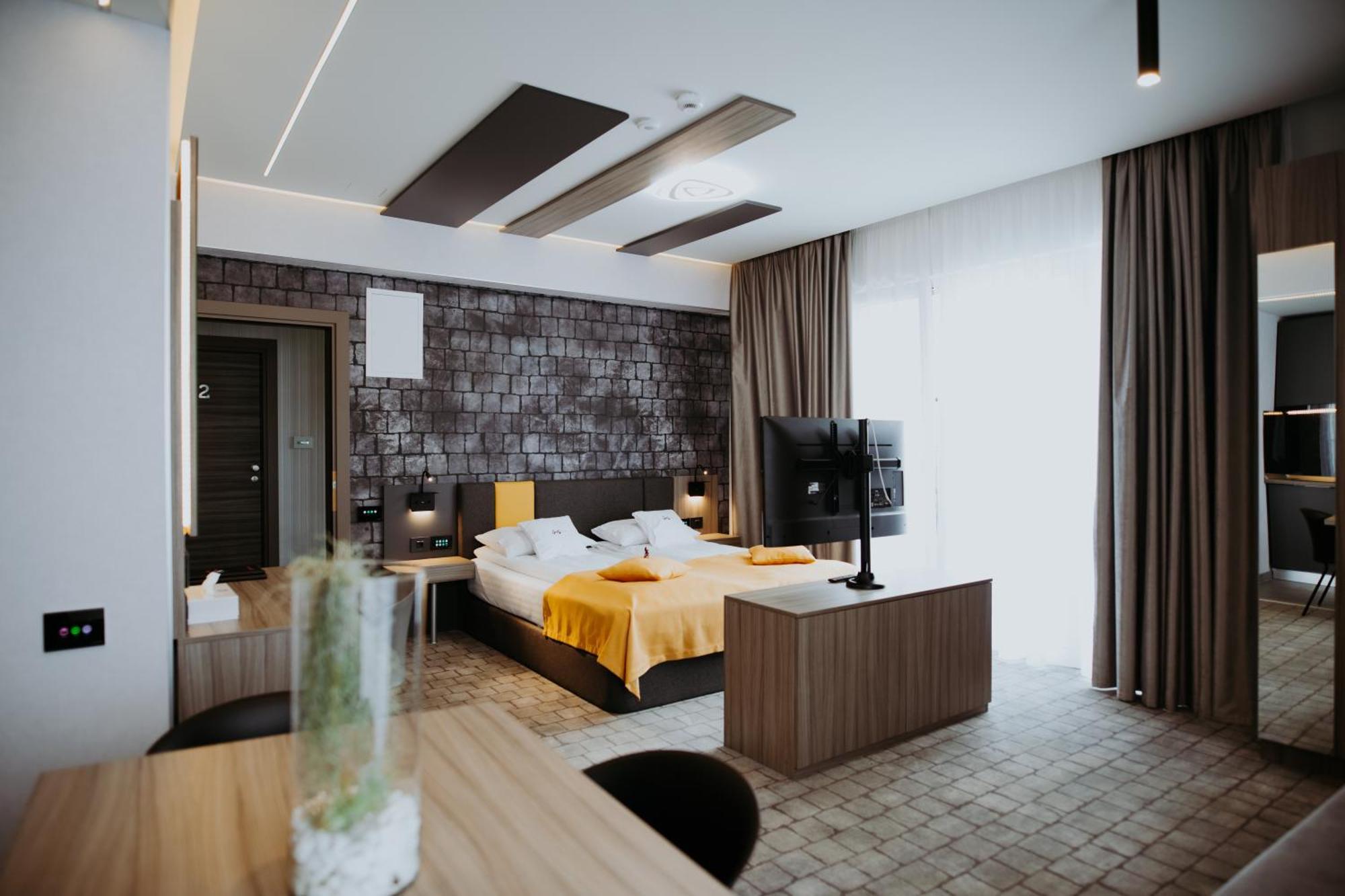Hotel Epic Centrum Cisnădie Exteriör bild